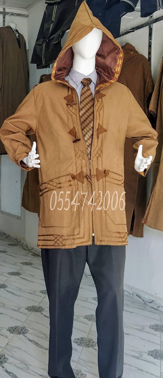 معطف من أجود أنواع وبر الجمل المتوسط